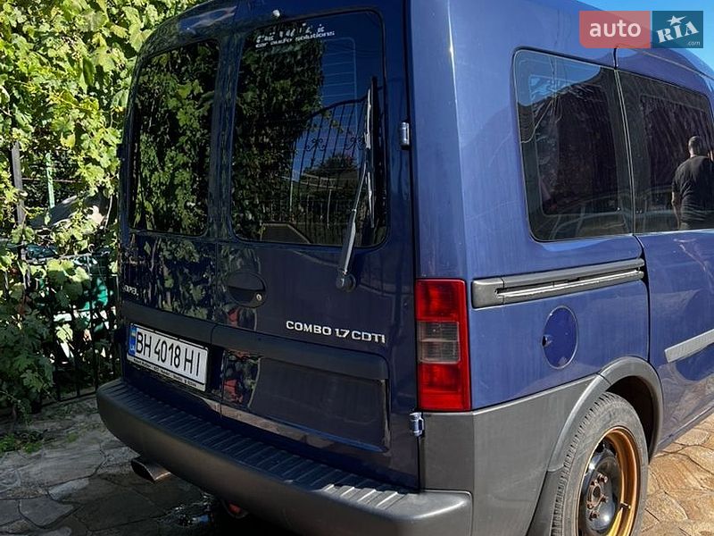 Минивэн Opel Combo 2007 в Черноморске
