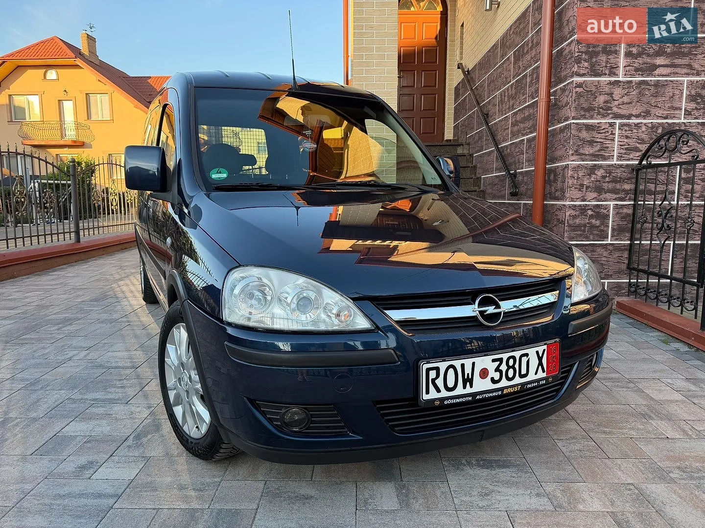 2010 Opel Combo - мініатюра 2