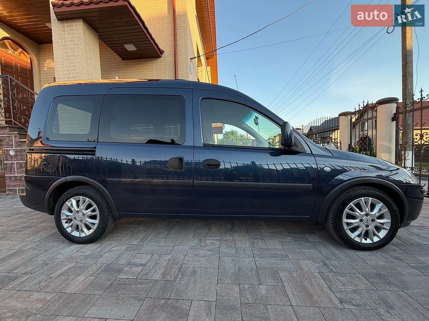 2010 Opel Combo - мініатюра 12