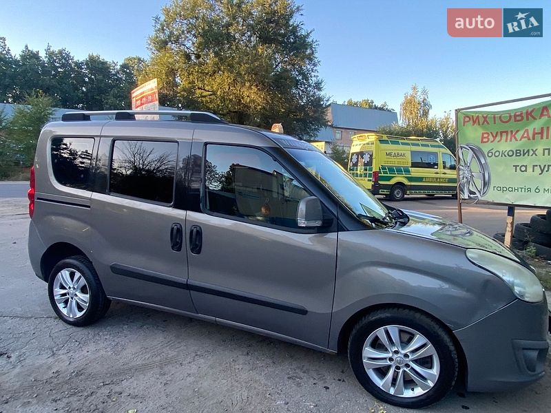 Мінівен Opel Combo 2012 в Києві