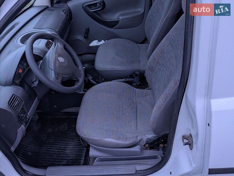 Минивэн Opel Combo 2002 в Калуше