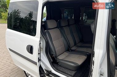 Минивэн Opel Combo 2005 в Золочеве
