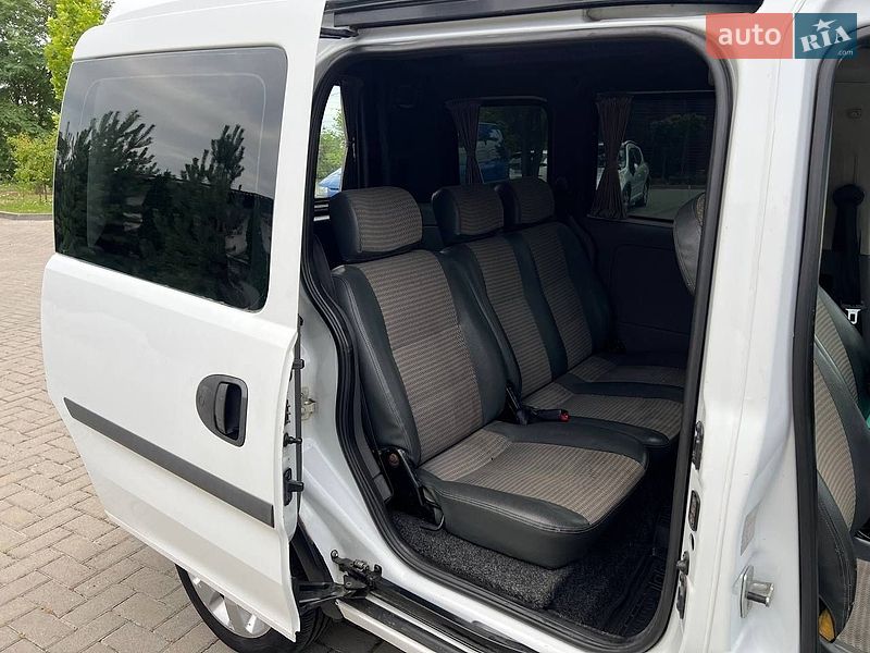 Минивэн Opel Combo 2005 в Золочеве