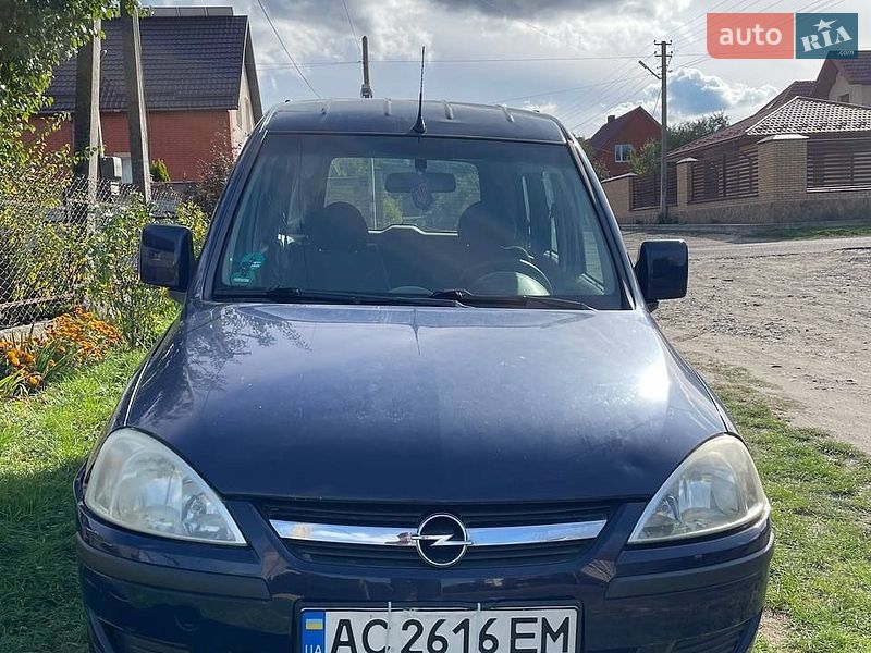 Минивэн Opel Combo 2006 в Киверцах