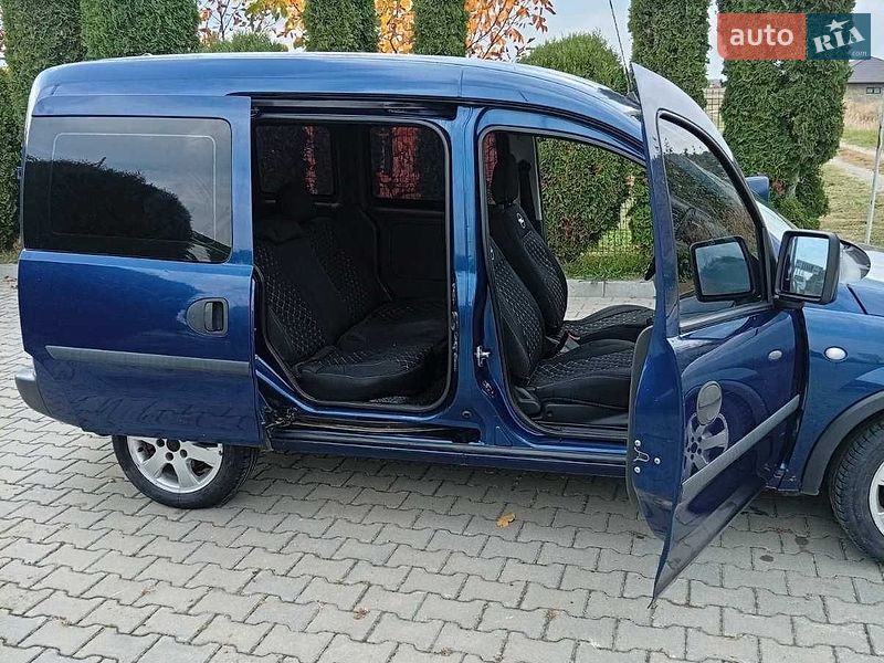 Минивэн Opel Combo 2009 в Черновцах