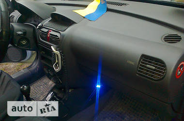Грузопассажирский фургон Opel Combo 2006 в 