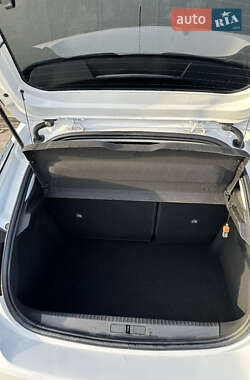 Хэтчбек Opel Corsa-e 2020 в 