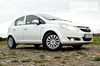 Хэтчбек Opel Corsa 2011 в Трускавце