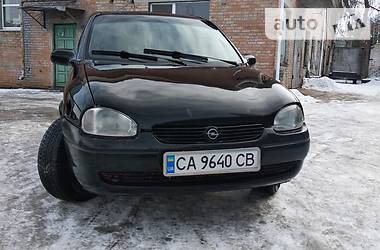 Хэтчбек Opel Corsa 2000 в Умани