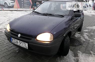 Хэтчбек Opel Corsa 1995 в Черновцах