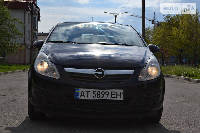 Хетчбек Opel Corsa 2009 в Калуші
