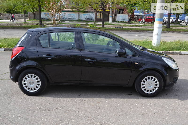 Хетчбек Opel Corsa 2009 в Калуші