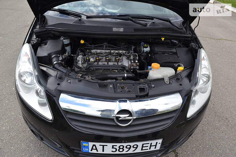 Хетчбек Opel Corsa 2009 в Калуші