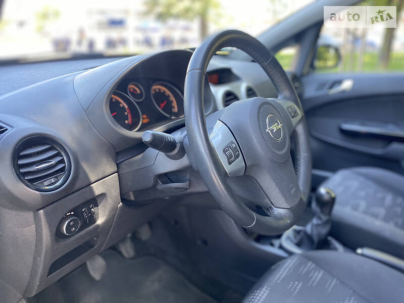 Хетчбек Opel Corsa 2011 в Вінниці