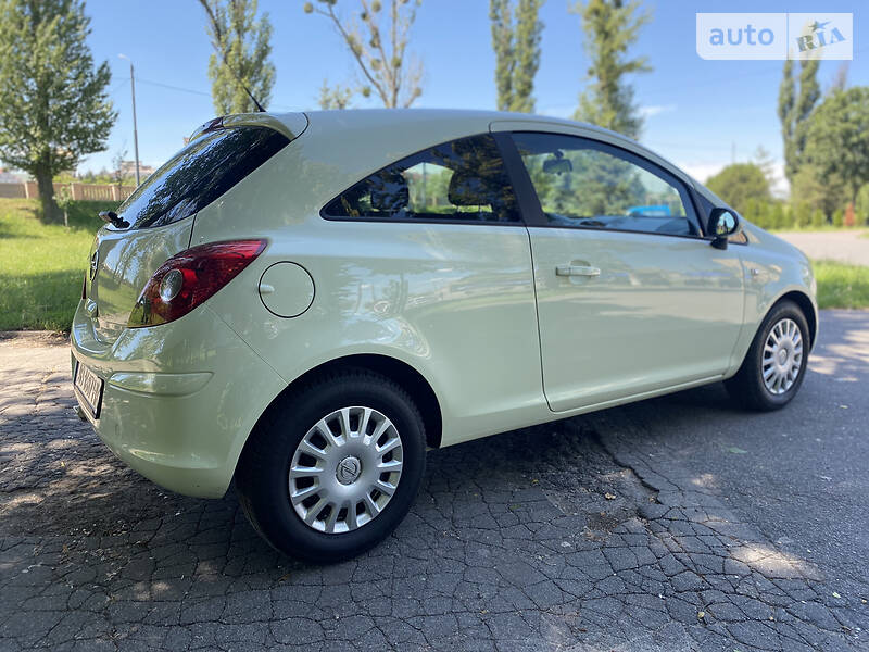 Хетчбек Opel Corsa 2011 в Вінниці