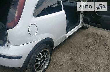 Хетчбек Opel Corsa 2004 в 