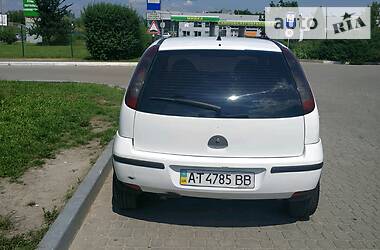 Хетчбек Opel Corsa 2004 в 