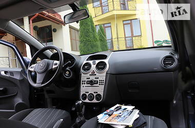 Хетчбек Opel Corsa 2007 в 
