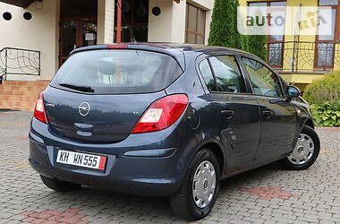 Хетчбек Opel Corsa 2007 в 