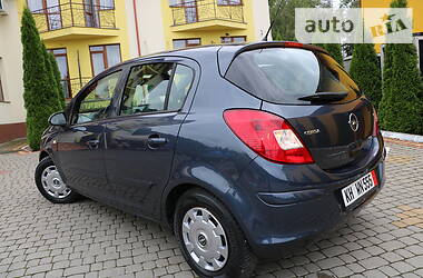 Хетчбек Opel Corsa 2007 в 
