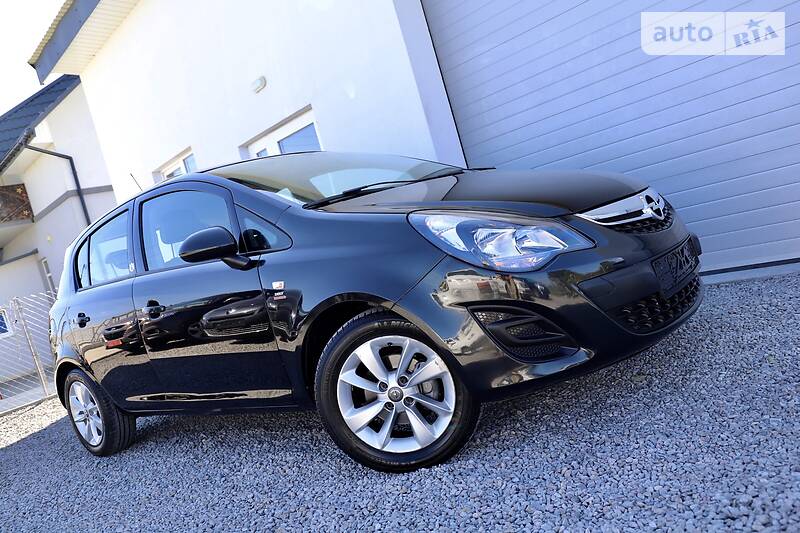 Хетчбек Opel Corsa 2015 в Дрогобичі