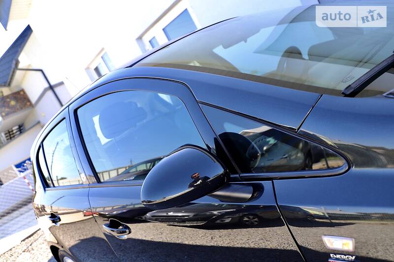 Хетчбек Opel Corsa 2015 в Дрогобичі
