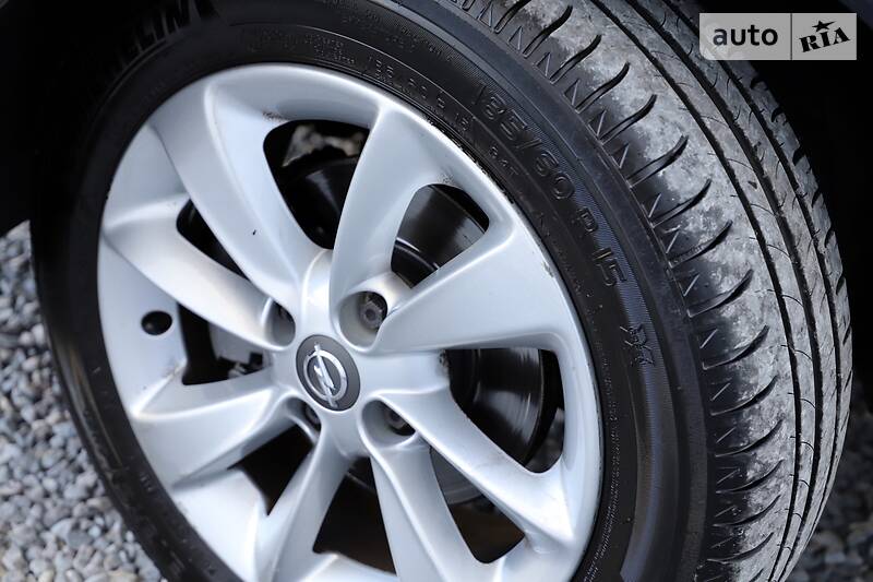 Хетчбек Opel Corsa 2015 в Дрогобичі