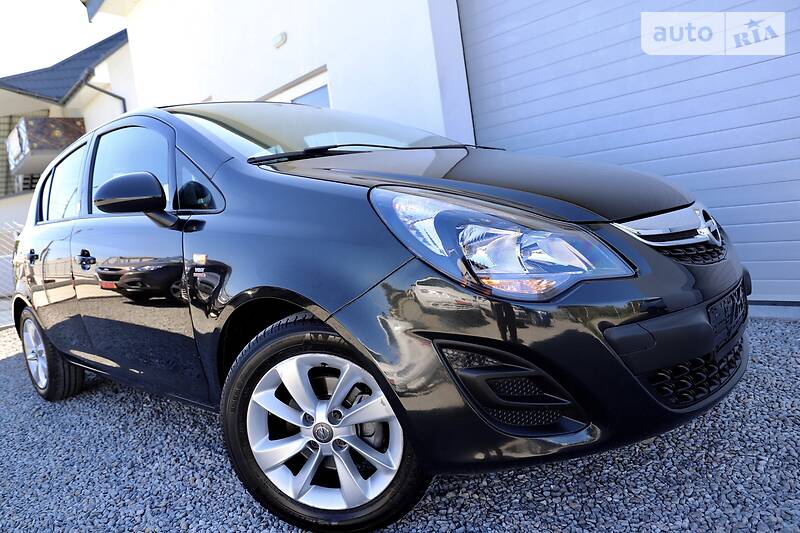 Хетчбек Opel Corsa 2015 в Дрогобичі