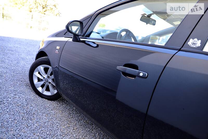 Хетчбек Opel Corsa 2015 в Дрогобичі