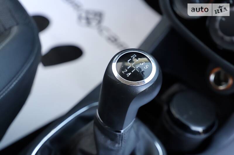 Хетчбек Opel Corsa 2015 в Дрогобичі