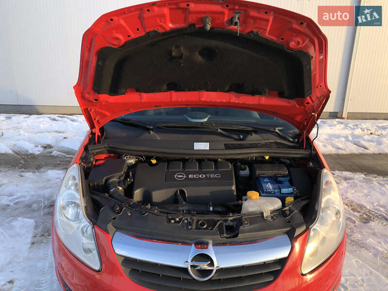 Хэтчбек Opel Corsa 2006 в Ковеле