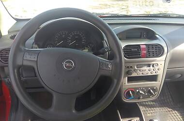 Хэтчбек Opel Corsa 2004 в Ровно