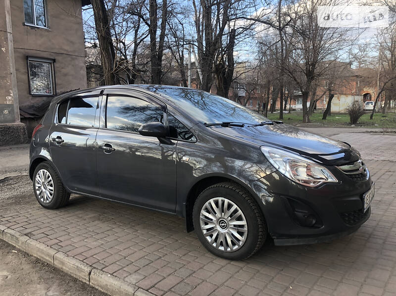 Хэтчбек Opel Corsa 2013 в Кривом Роге