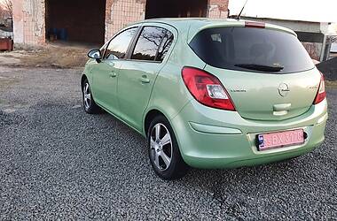 Хэтчбек Opel Corsa 2010 в Ровно