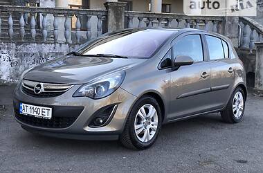 Хетчбек Opel Corsa 2012 в Івано-Франківську