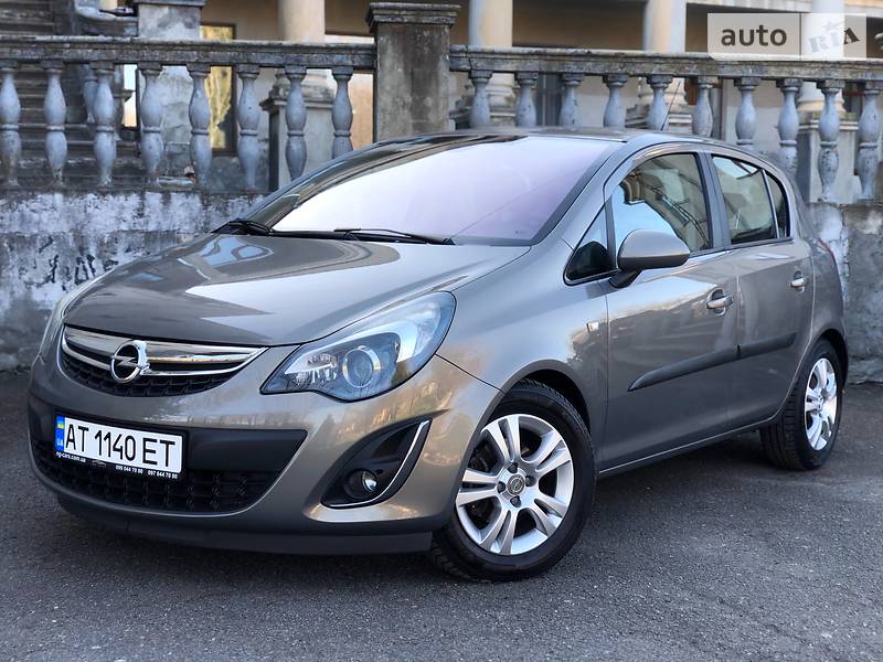 Хетчбек Opel Corsa 2012 в Івано-Франківську