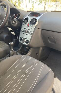 Седан Opel Corsa 2008 в Умани