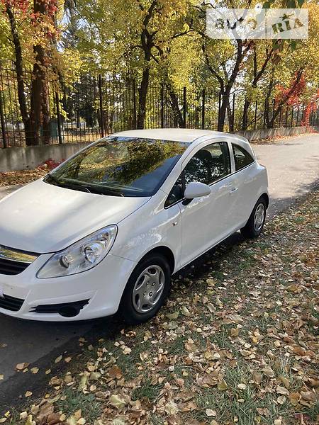 Седан Opel Corsa 2008 в Умани