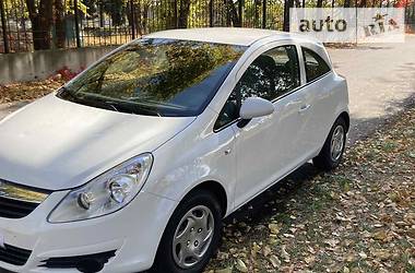 Седан Opel Corsa 2008 в Умани