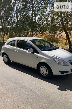 Седан Opel Corsa 2008 в Умани