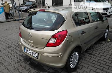 Хэтчбек Opel Corsa 2008 в Киеве