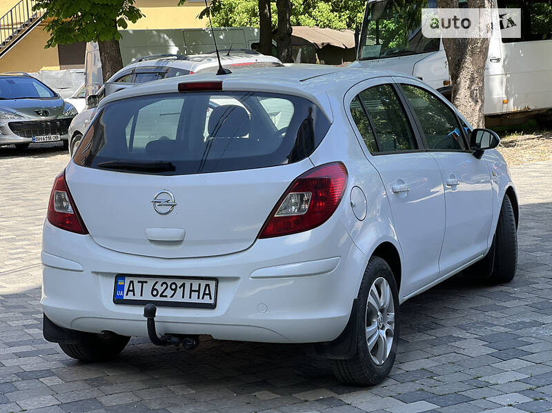 Хэтчбек Opel Corsa 2012 в Коломые