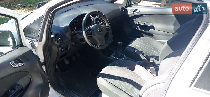 Хэтчбек Opel Corsa 2011 в Белгороде-Днестровском