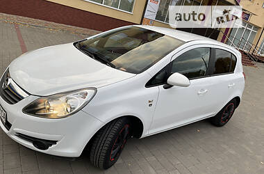 Хэтчбек Opel Corsa 2010 в Луцке