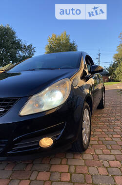 Хэтчбек Opel Corsa 2008 в Киеве