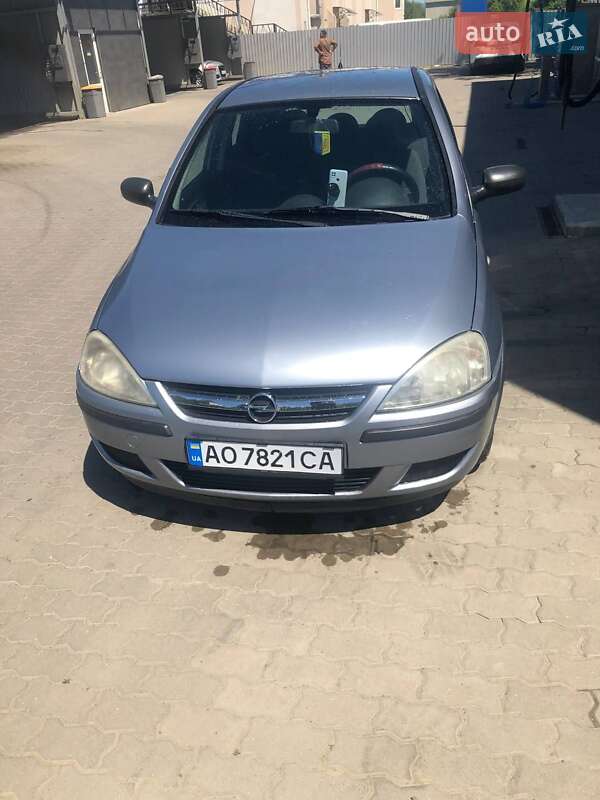 Хетчбек Opel Corsa 2003 в Мукачевому