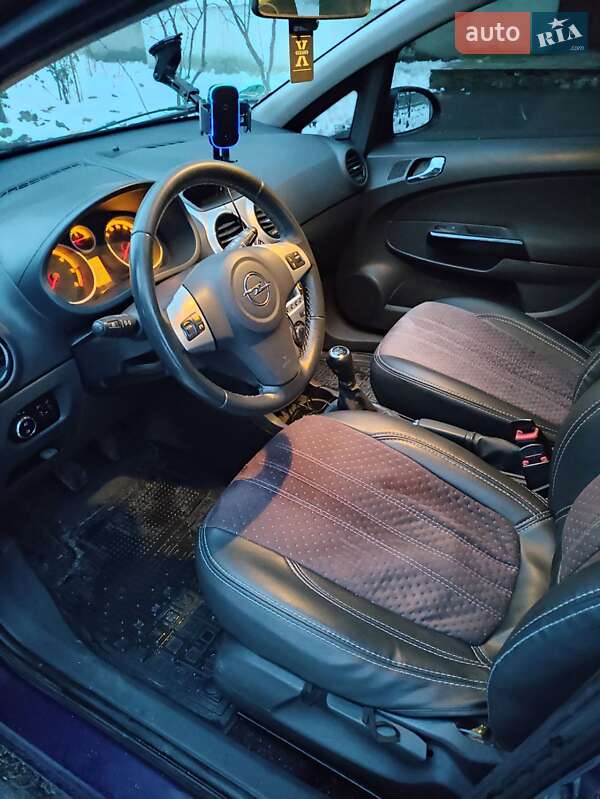 Хэтчбек Opel Corsa 2013 в Житомире