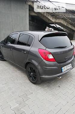 Хэтчбек Opel Corsa 2010 в Дрогобыче