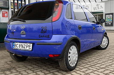 Хэтчбек Opel Corsa 2006 в Дрогобыче