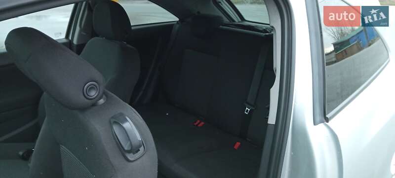 Хэтчбек Opel Corsa 2008 в Киеве